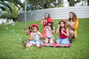 Літні розваги на свіжому повітрі - підбірка легких ігор з дітьми від 2х років фото
