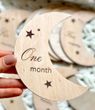 Персонализированная деревянная табличка в форме месяца на 1 год HeyBaby