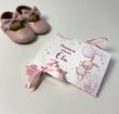 Конверт для первого локона с именем ребенка Зайчик с шариком розовый HeyBaby